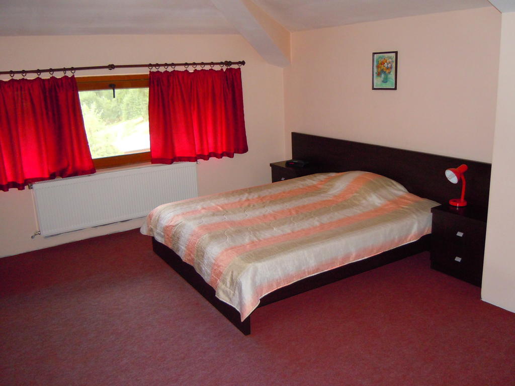 Sun House Otel Tryavna Oda fotoğraf